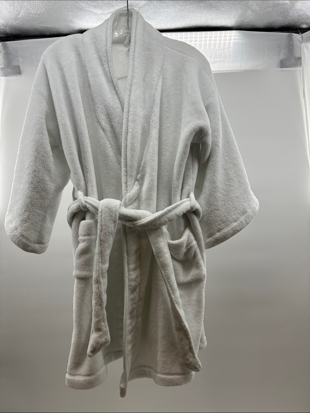 stars above White Plush Shawl-Collar Robe with Belt